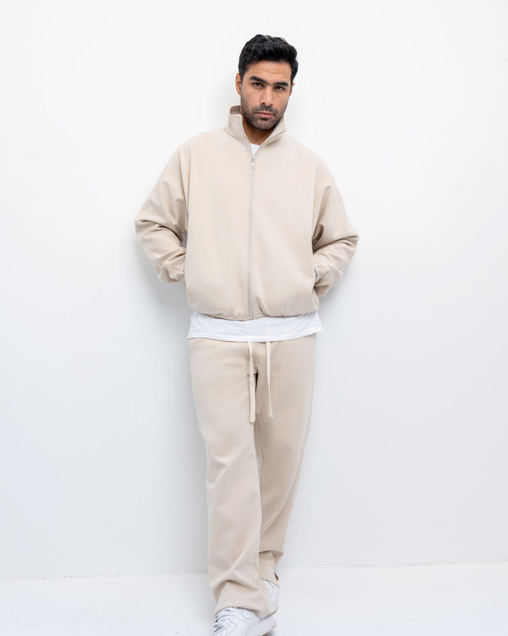 Off-white Cropped Jacket with straight leg pants