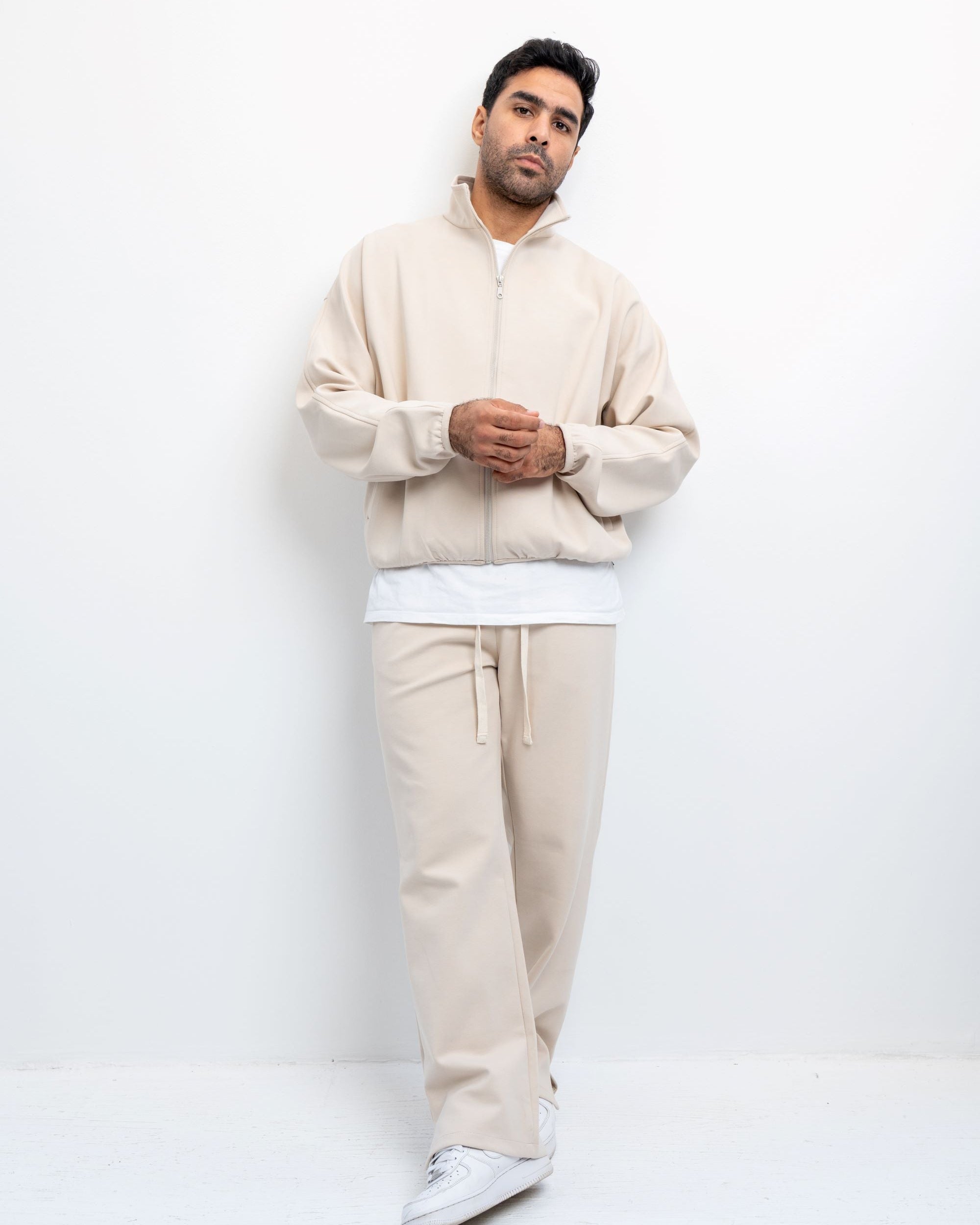 Off-white Cropped Jacket with straight leg pants